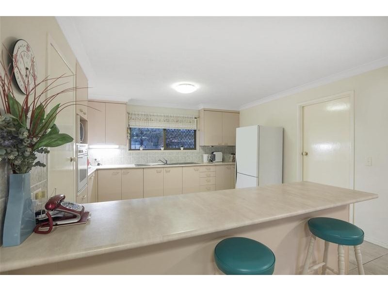 16 Sequoia Close, Elanora QLD 4221