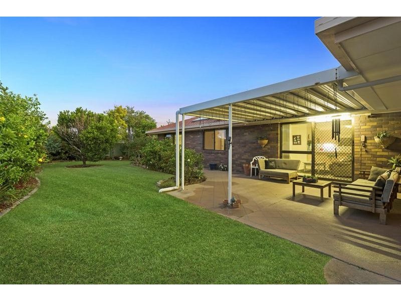 16 Sequoia Close, Elanora QLD 4221