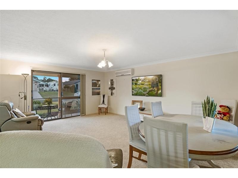 16 Sequoia Close, Elanora QLD 4221