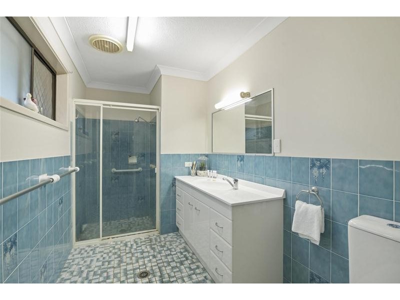 16 Sequoia Close, Elanora QLD 4221