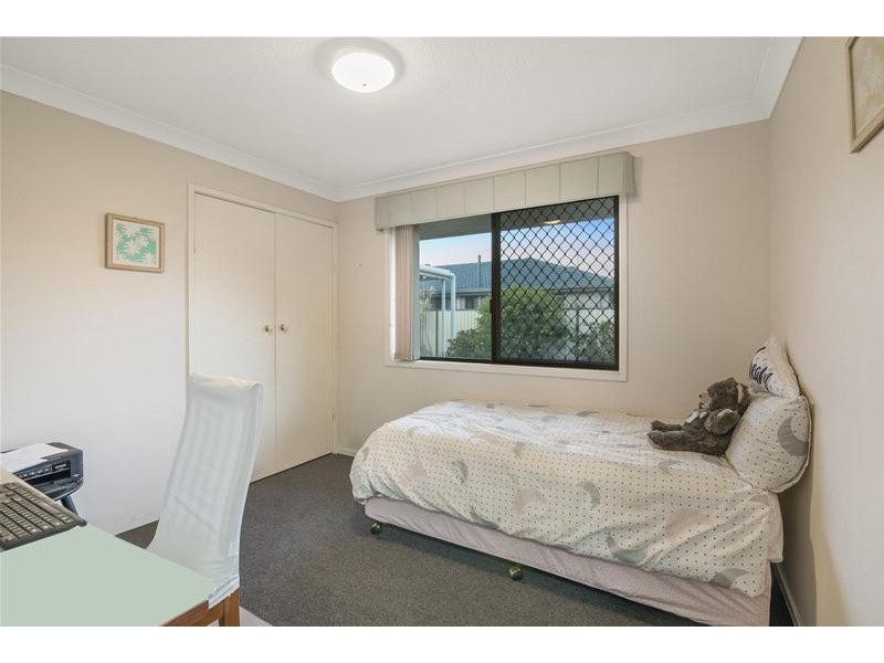 16 Sequoia Close, Elanora QLD 4221