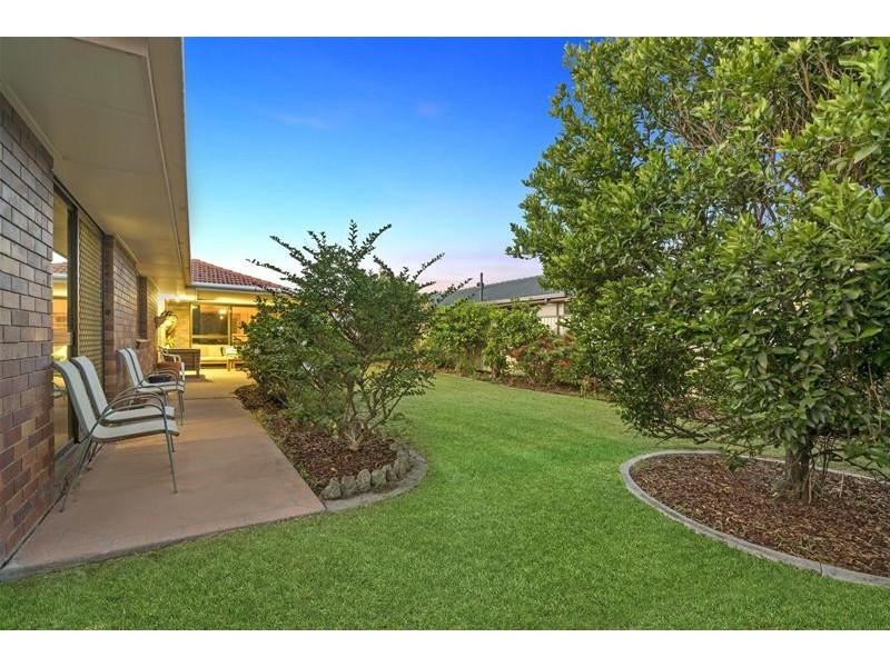 16 Sequoia Close, Elanora QLD 4221