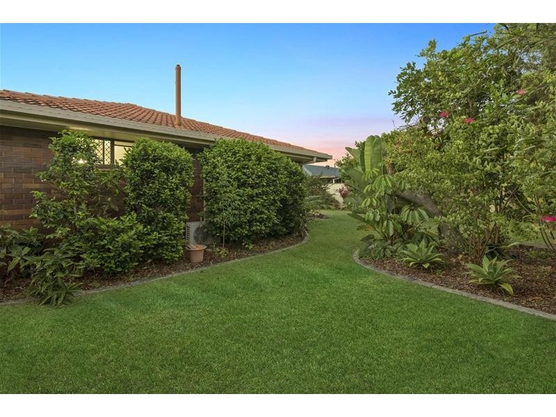 16 Sequoia Close, Elanora QLD 4221