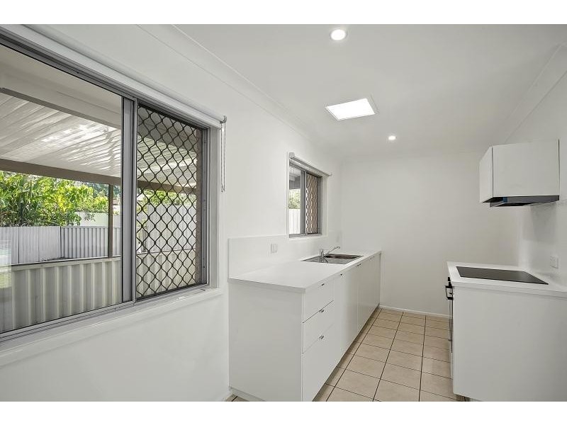 17 Cairns Avenue, Palm Beach QLD 4221