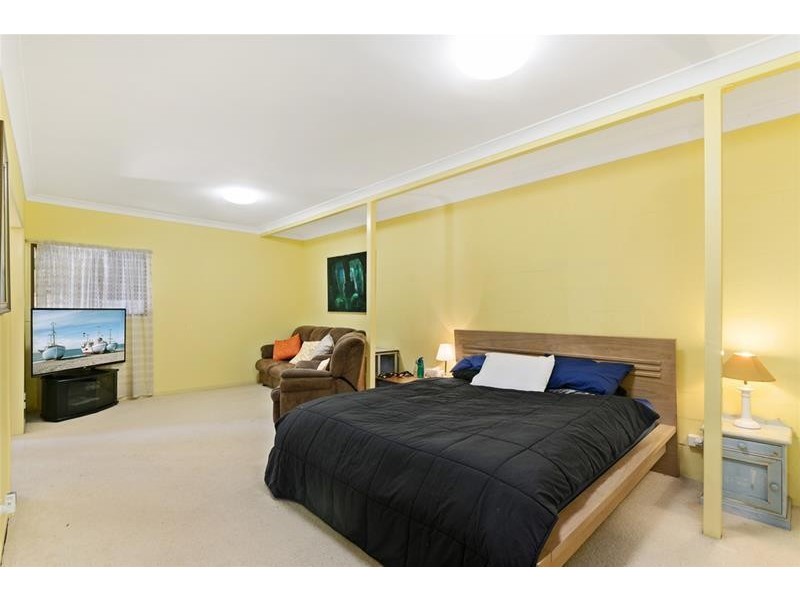 24 Foothill Street, Elanora QLD 4221