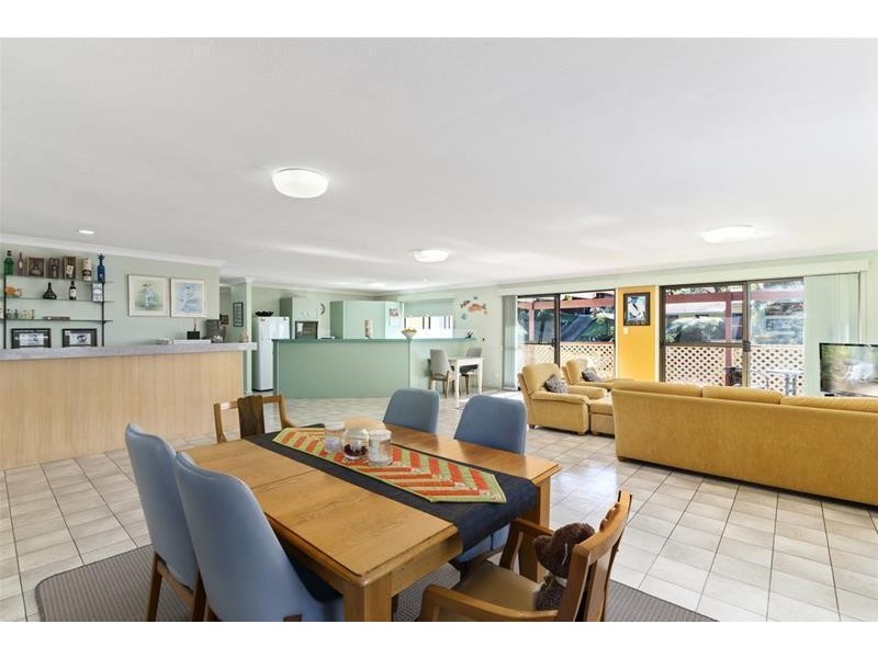 24 Foothill Street, Elanora QLD 4221