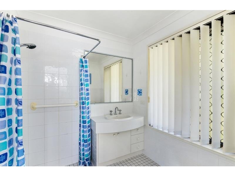 24 Foothill Street, Elanora QLD 4221