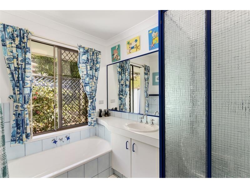 24 Foothill Street, Elanora QLD 4221