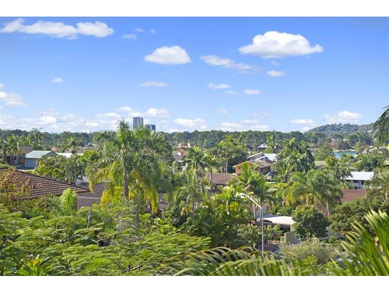 24 Foothill Street, Elanora QLD 4221