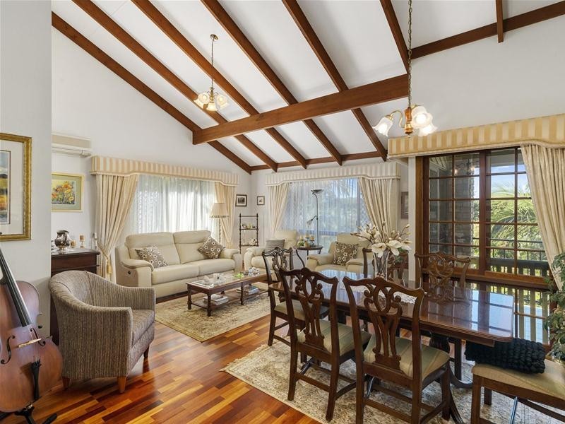 23 Crest Drive, Elanora QLD 4221