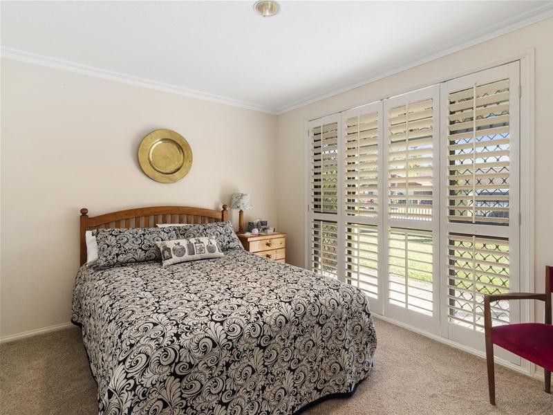 23 Crest Drive, Elanora QLD 4221