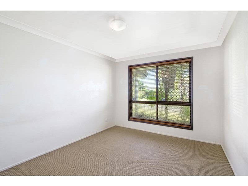 8 Ballidu Close, Elanora QLD 4221