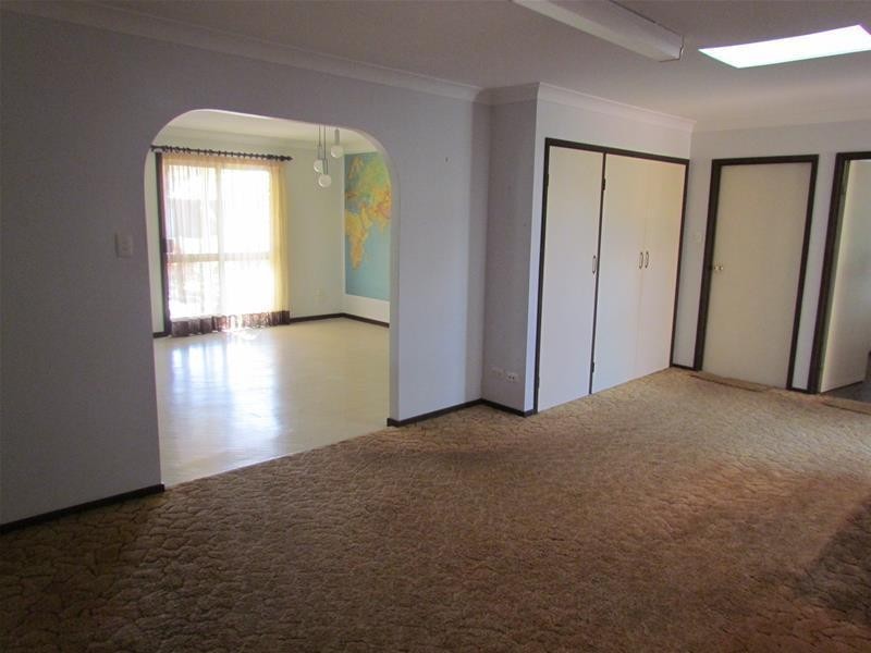 14 Foreshore Close, Elanora QLD 4221