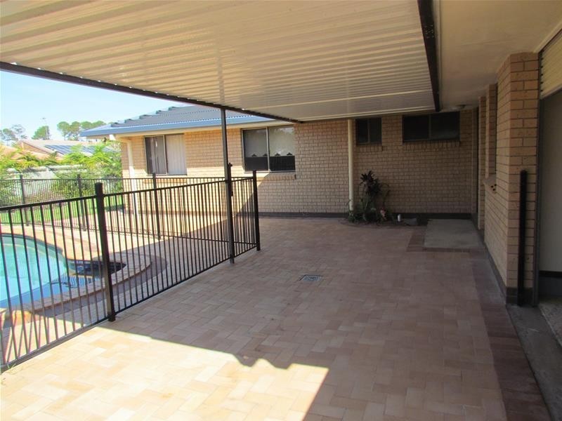 14 Foreshore Close, Elanora QLD 4221