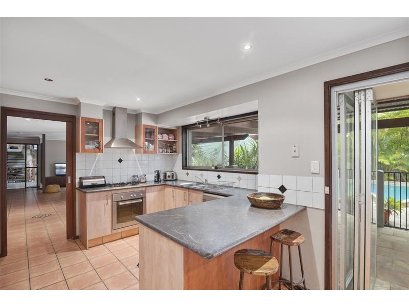 12 Hoffschildt Drive, Currumbin Waters QLD 4223