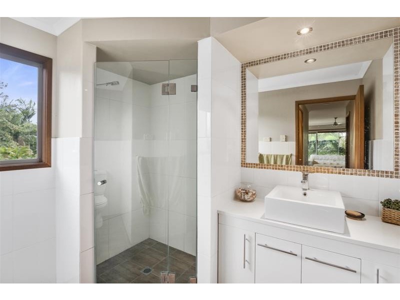 12 Hoffschildt Drive, Currumbin Waters QLD 4223