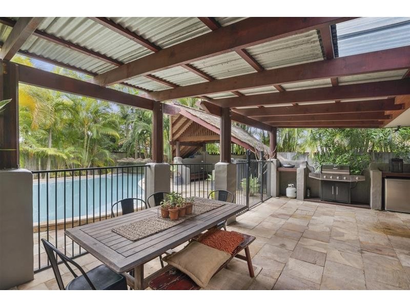 12 Hoffschildt Drive, Currumbin Waters QLD 4223