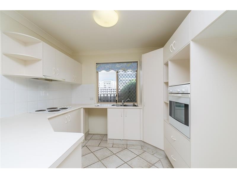 1/7 Luzon Parade, Palm Beach QLD 4221