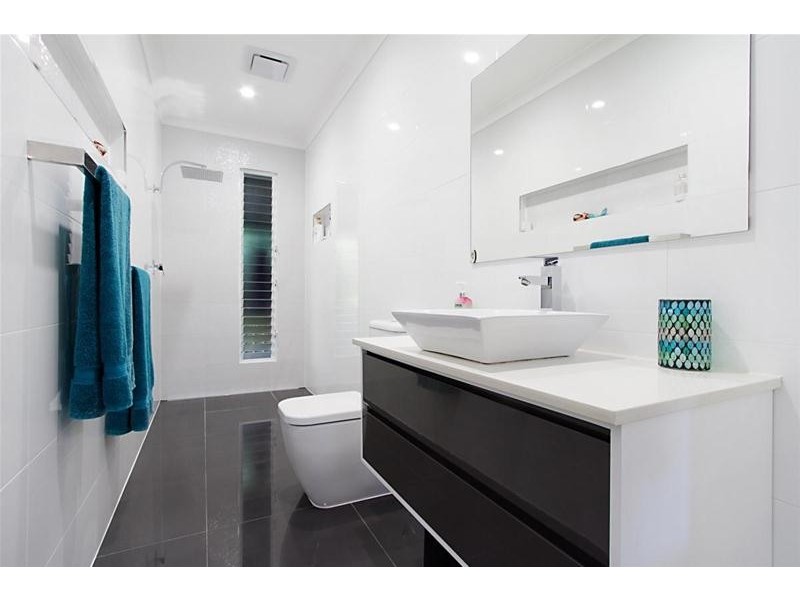 12 Larentia Street, Currumbin Waters QLD 4223