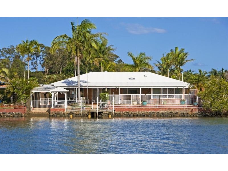 13 Chown Avenue, Currumbin Waters QLD 4223