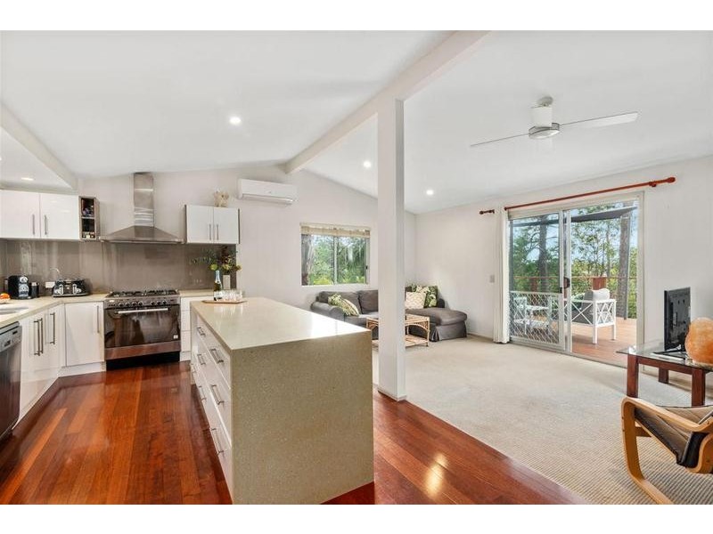 11 Chidlow  Court, Elanora QLD 4221