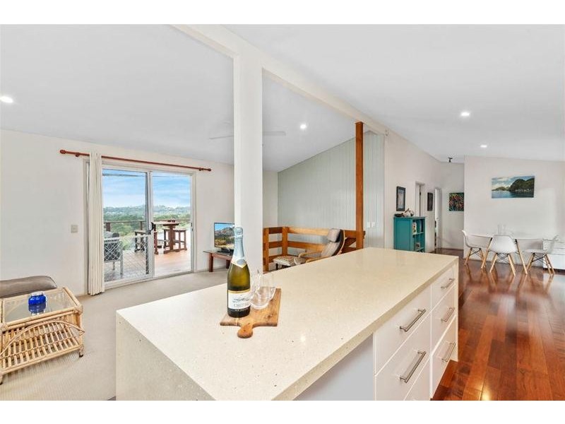 11 Chidlow  Court, Elanora QLD 4221