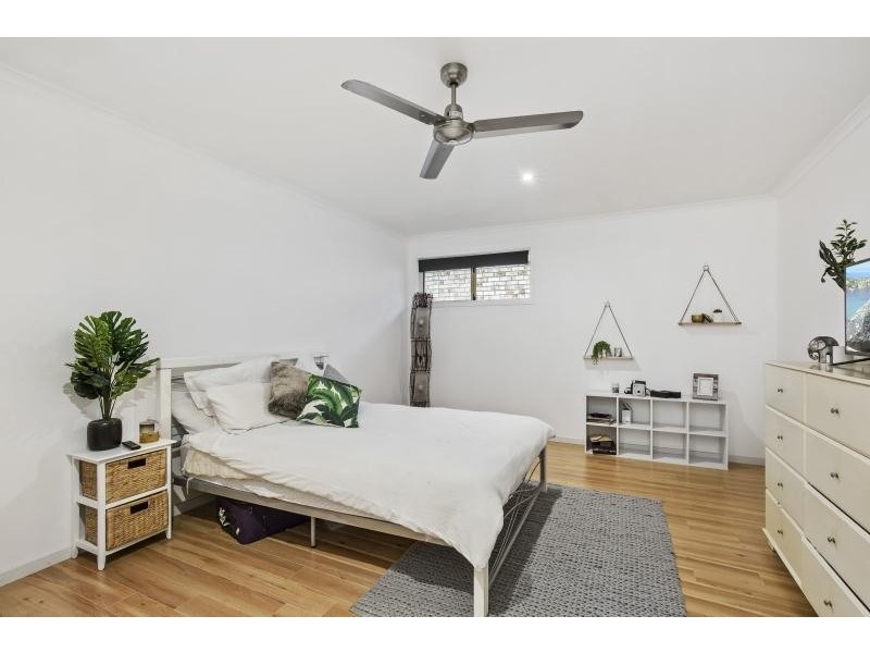 5 Silver Glade Drive, Elanora QLD 4221