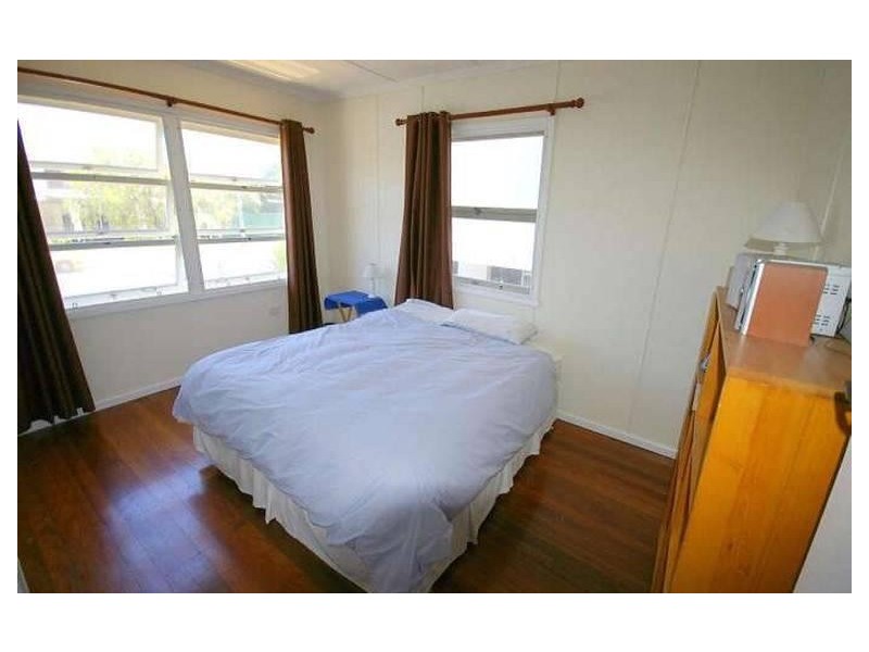 24 Sixth Avenue, Palm Beach QLD 4221