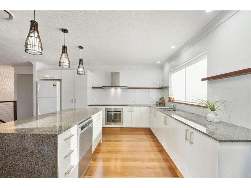 40 Larentia Street, Currumbin Waters QLD 4223