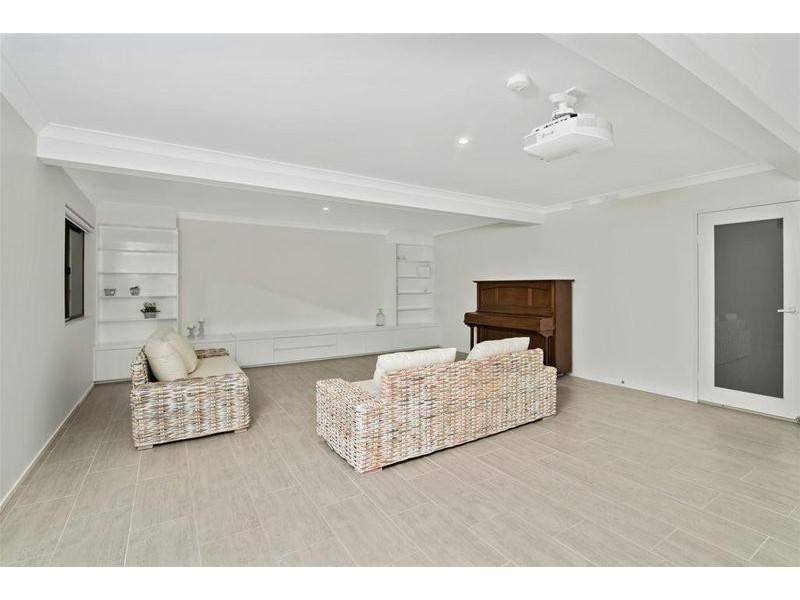 40 Larentia Street, Currumbin Waters QLD 4223