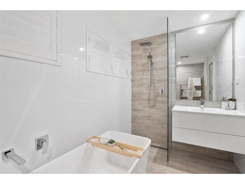 40 Larentia Street, Currumbin Waters QLD 4223