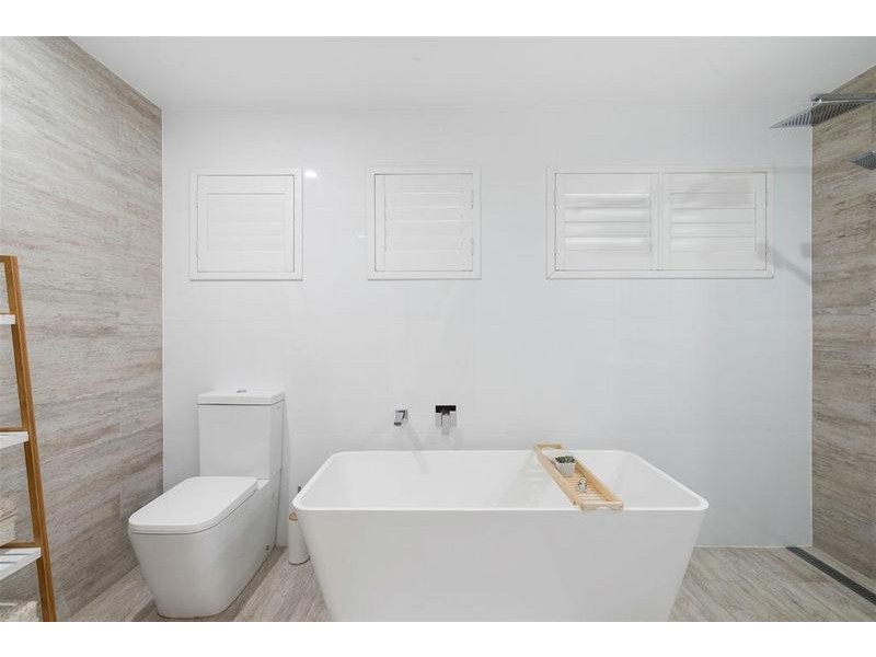 40 Larentia Street, Currumbin Waters QLD 4223