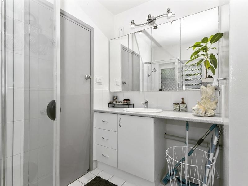 9/41 Tallebudgera Drive, Palm Beach QLD 4221