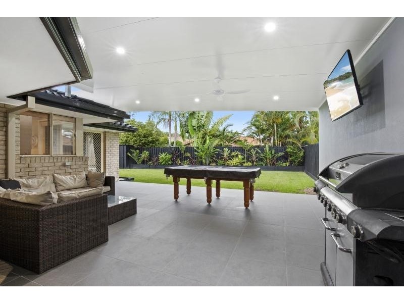 5 Silver Glade Drive, Elanora QLD 4221