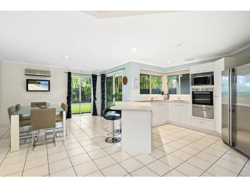 5 Silver Glade Drive, Elanora QLD 4221