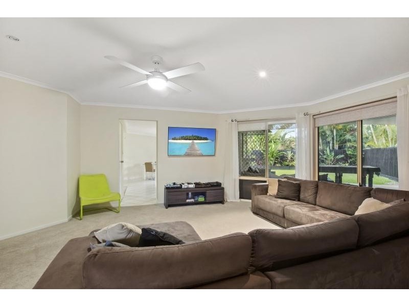 5 Silver Glade Drive, Elanora QLD 4221