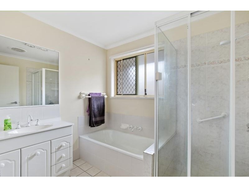 5 Silver Glade Drive, Elanora QLD 4221