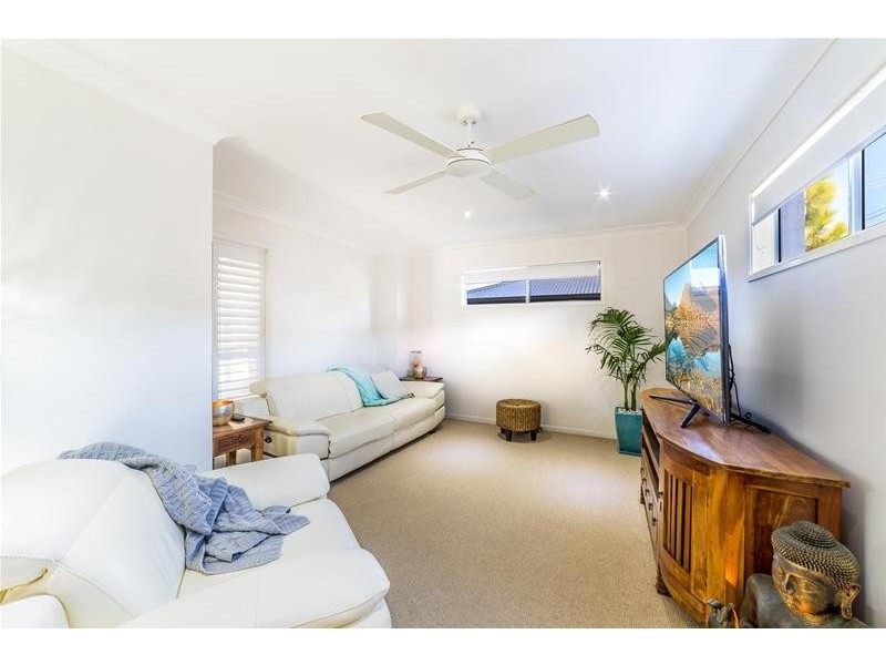 19 Twenty Seventh Avenue, Palm Beach QLD 4221