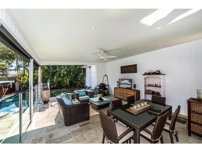 19 Twenty Seventh Avenue, Palm Beach QLD 4221