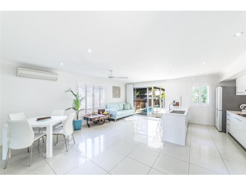 19 Twenty Seventh Avenue, Palm Beach QLD 4221