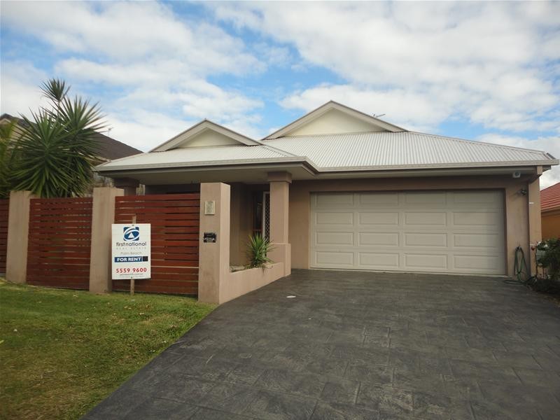 6 Lantau Crescent, Varsity Lakes QLD 4227