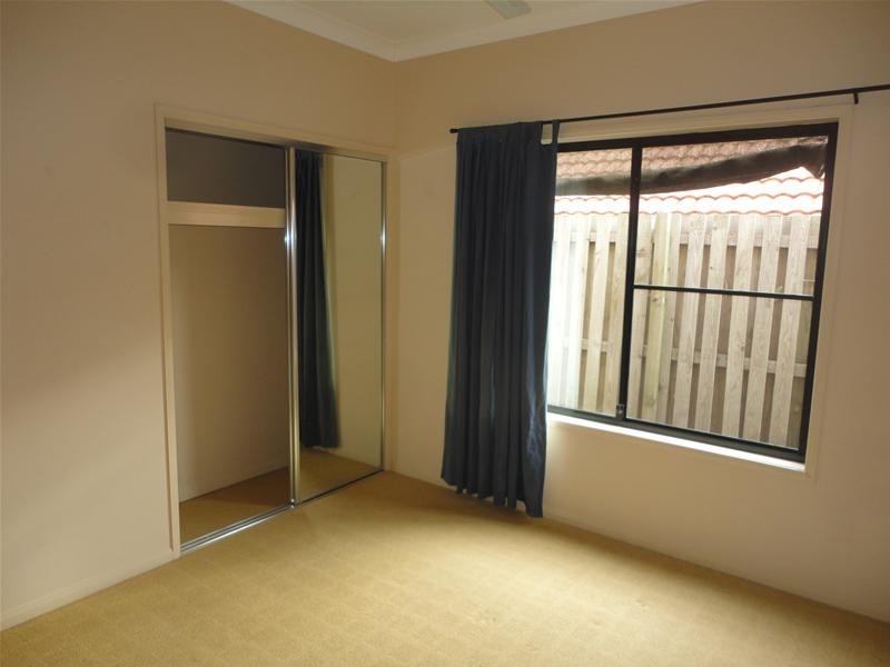 6 Lantau Crescent, Varsity Lakes QLD 4227