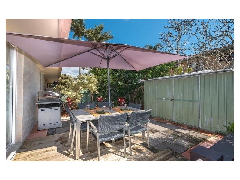 2/25 Walker  Avenue, Palm Beach QLD 4221