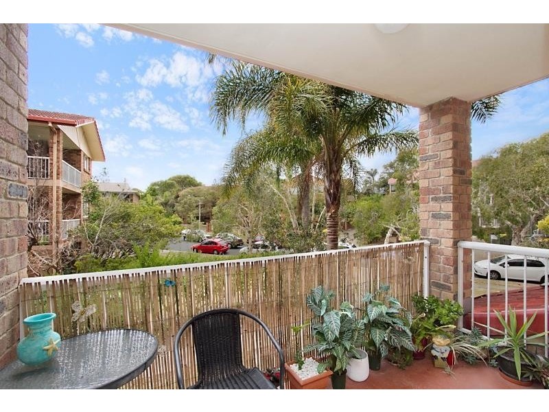4/5 Rolan  Court, Palm Beach QLD 4221
