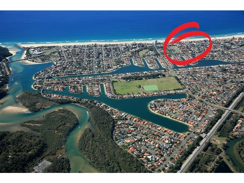 4/5 Rolan  Court, Palm Beach QLD 4221