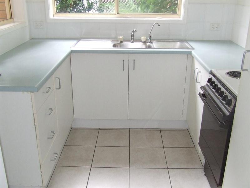 2/1 Rolan Court, Palm Beach QLD 4221