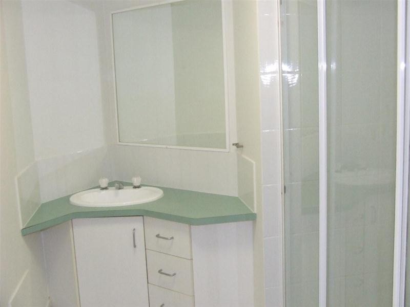 2/1 Rolan Court, Palm Beach QLD 4221