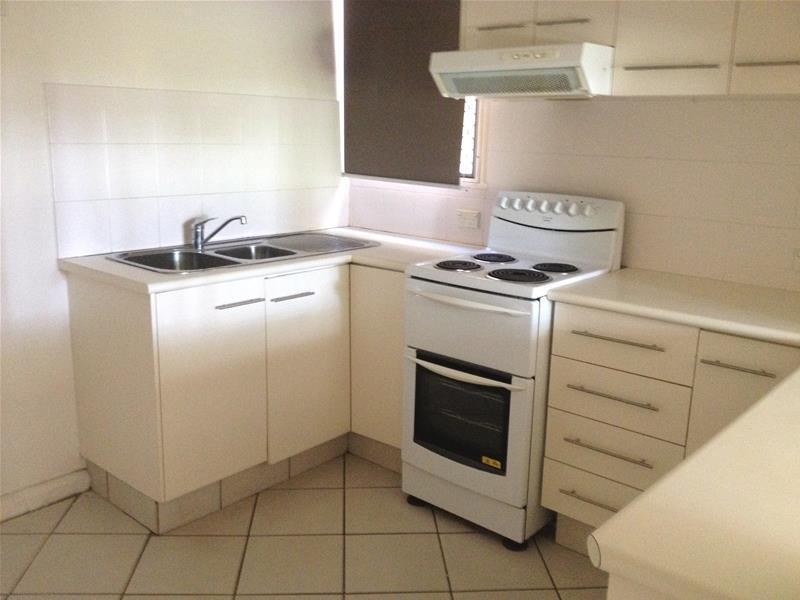 2/1989 Gold Coast Highway, Miami QLD 4220