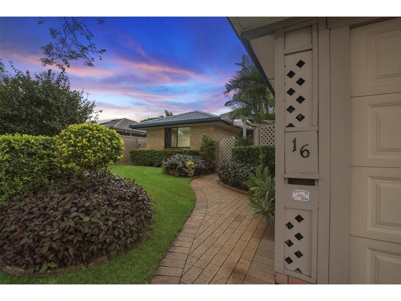 16 Eucalypt Street, Palm Beach QLD 4221
