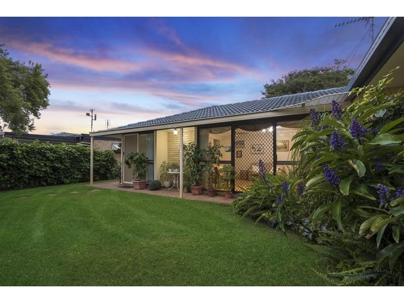 16 Eucalypt Street, Palm Beach QLD 4221